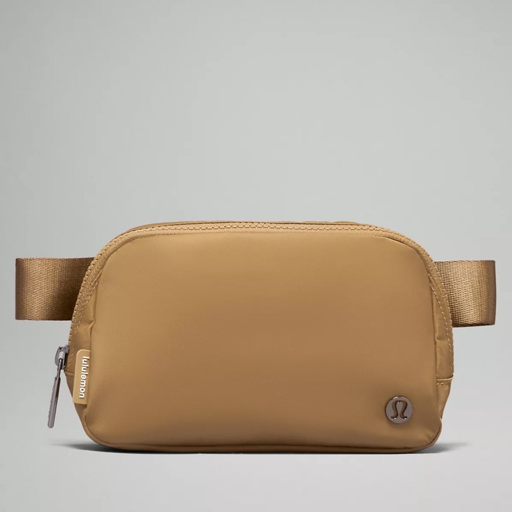 💛💛 SOLD OUT ONLINE Everywhere Belt Bag 1L Allspice